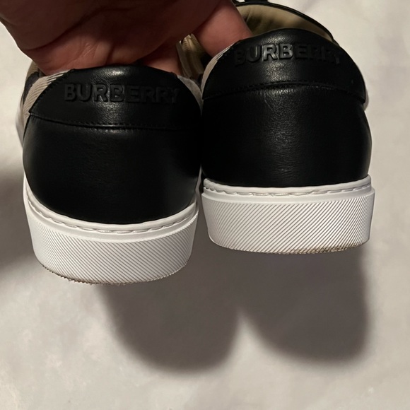 Burberry Sneakers size 9 - Picture 3 of 12